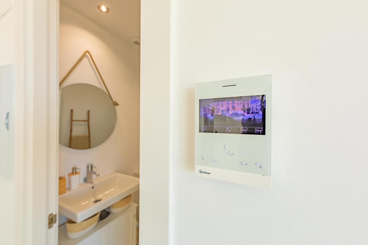 Apartment Centric, Amazing Views, Garage And Fibre Wifi *