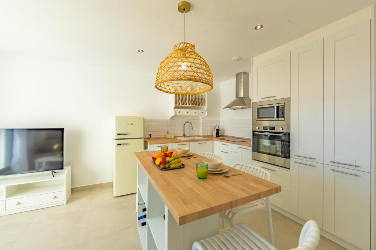 Apartment Centric, Amazing Views, Garage And Fibre Wifi